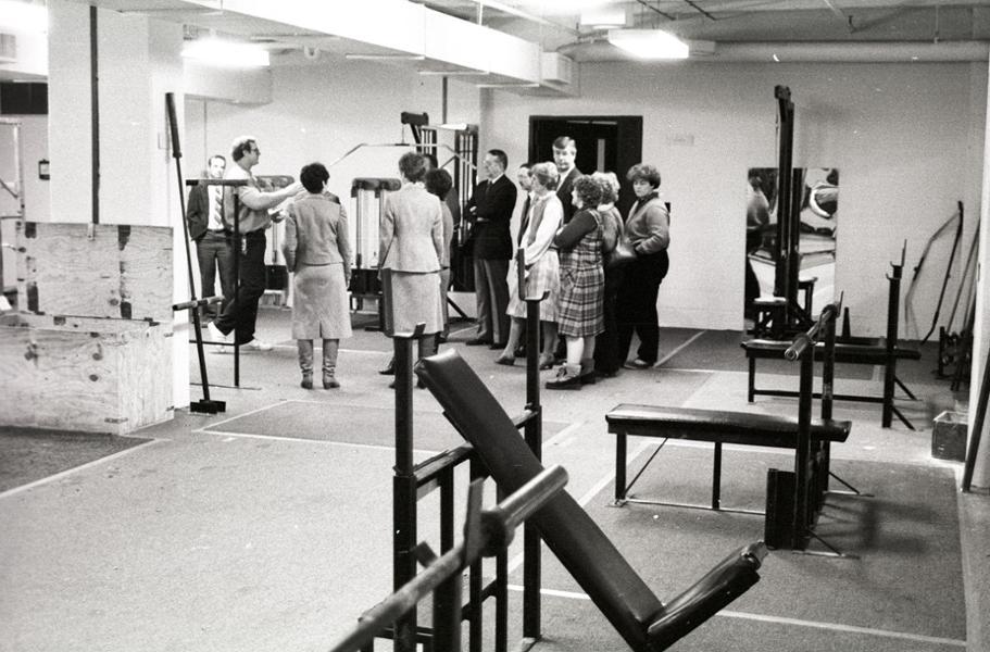 Tour of weight room facilities